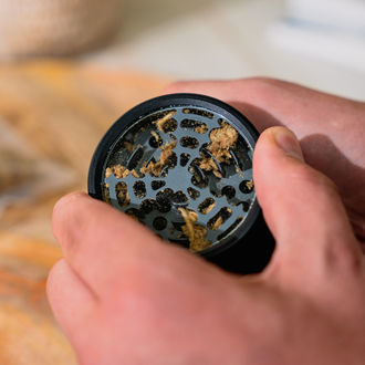 Premium grinder (Zamnesia)