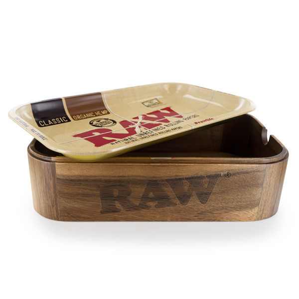 RAW cacheboks i træ med låg som rullebakke