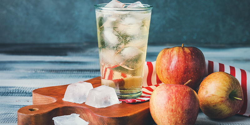 Iskold cider (&aelig;ble, p&aelig;re eller jordb&aelig;r)