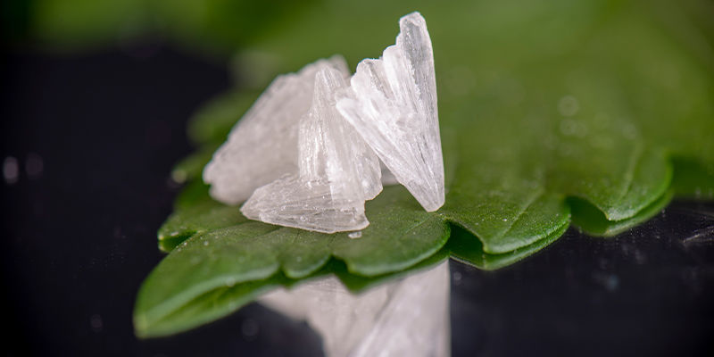 Krystallinsk og THC-krystaller Crystalline And THC Crystals