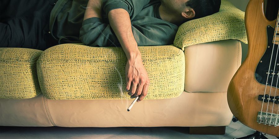 DEN DOVNE COUCH-LOCK-RUS