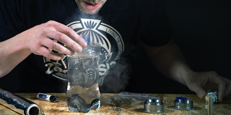Bliver du mere skæv af en gravity bong end af en almindelig bong? Bliver du mere skæv af en gravity bong end af en almindelig bong?