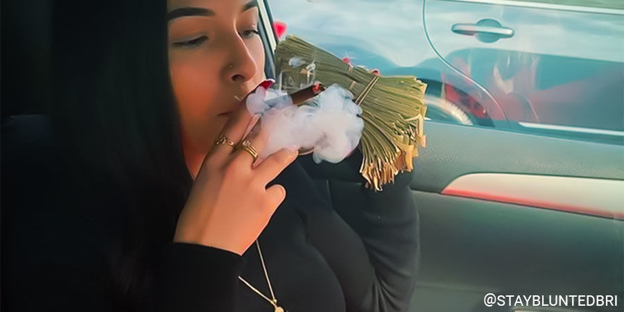 @staybluntbri Top kvindelige cannabis-influencere på Instagram: @staybluntbri