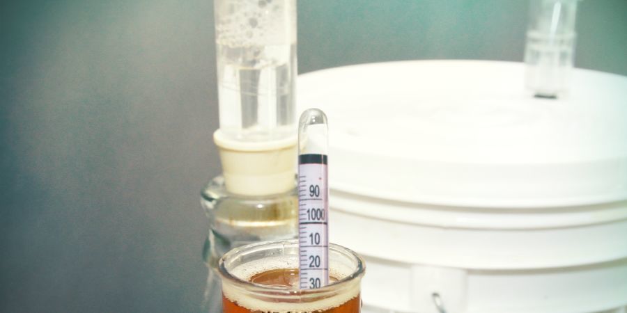 Tips til en præcis hydrometeraflæsning TIPS FOR AN ACCURATE HYDROMETER READING