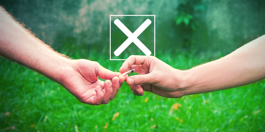 Lad være med at dele, men vær ærlig om det DEL IKKE DIT CANNABIS, MEN VÆR ÆRLIG OM DET