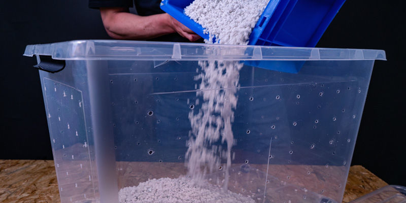 Fyld kassen med perlite Fyld kassen med perlite – Shotgun-frugtningskammer til svampe