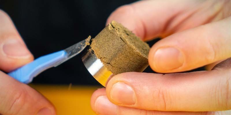 Løsn hashcylinderen fra pressen separate the hash cylinder from the press