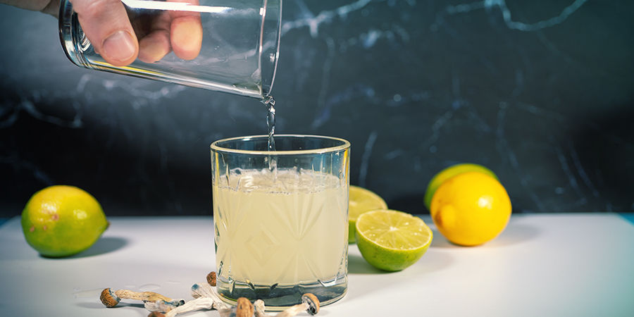 Tilsæt vand eller te til din blanding Lemon Tek Directions: Add Water Or Tea To Your Juice