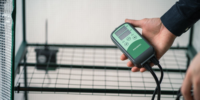 Fastgør sensorerne til deres enheder Martha tent: Attach the sensors to their devices
