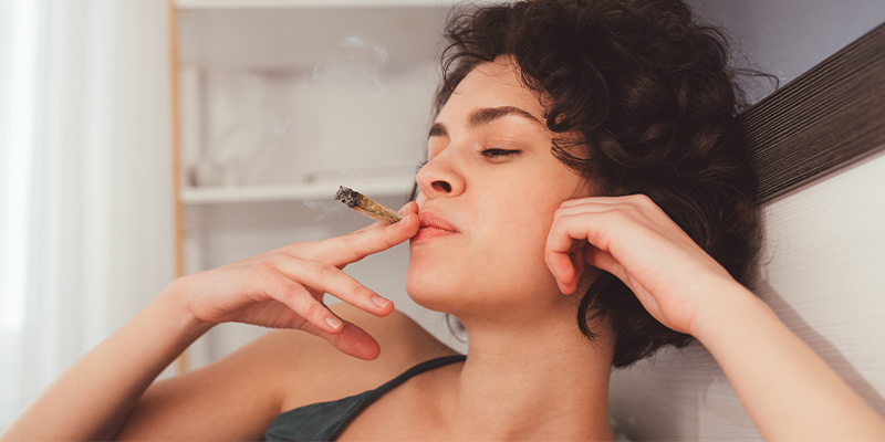 Sådan undgår du at hoste, når du ryger cannabis Sådan undgår du at hoste, når du ryger cannabis
