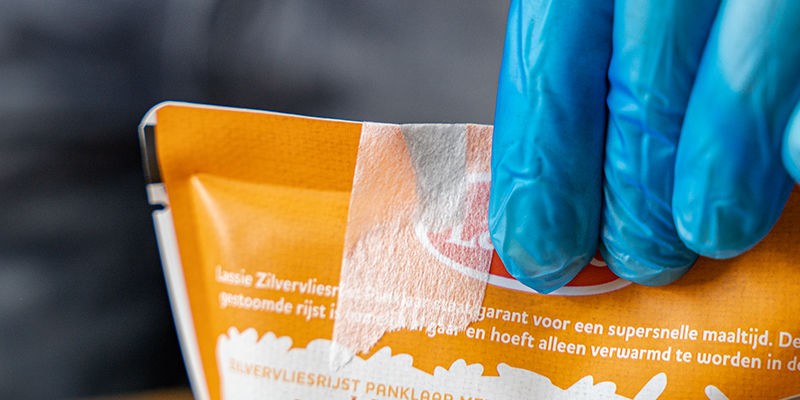 Klip nu et hjørne af risposen Klip nu et hjørne af risposen