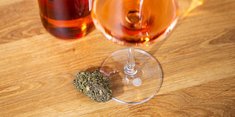 Sådan matcher du cannabis med vin Sådan matcher du cannabis med vin