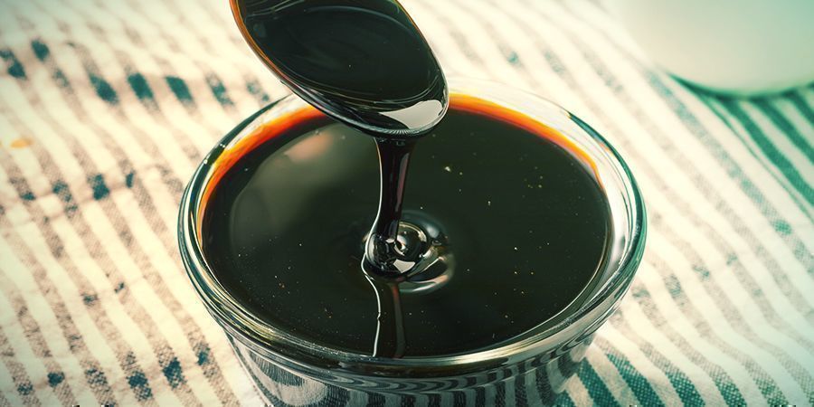 Melasse: Sådan fodrer du jorden MOLASSES: FEEDING THE SOIL