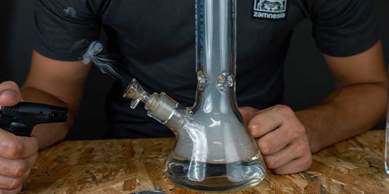 Fordele ved at skifte bongvand regelmæssigt Benefits Of Changing Bong Water Regularly