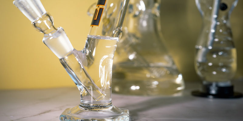 Hvorfor skal der vand i en bong? Why Does A Bong Need Water?