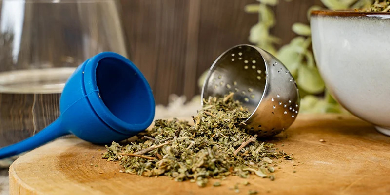 K&oslash;b og opbevaring af damiana