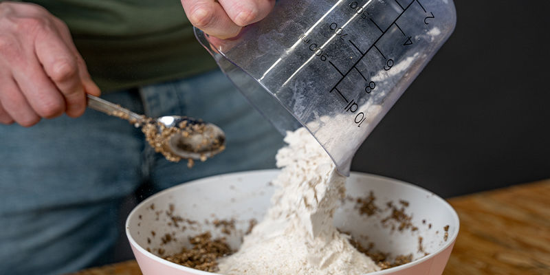 Tilsæt det brune rismel PF tek Add the brown rice flour