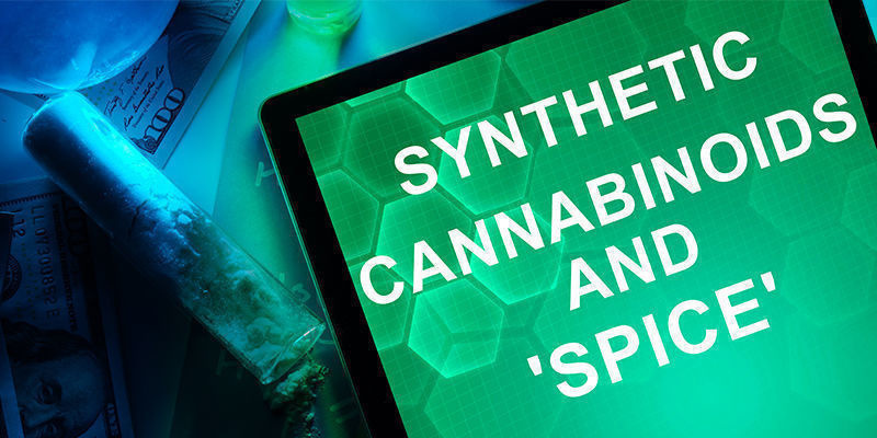 Eksempler på syntetisk cannabis Eksempler på syntetisk cannabis