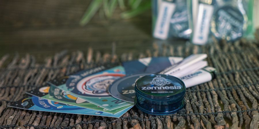Gratis gavepose ved ordrer over 560,95 kr. Gratis gavepose ved ordrer over 560,95 kr. Zamnesia