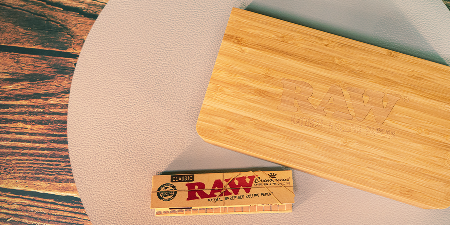 Træ-rullebakker og -bokse Wooden Rolling Trays And Boxes