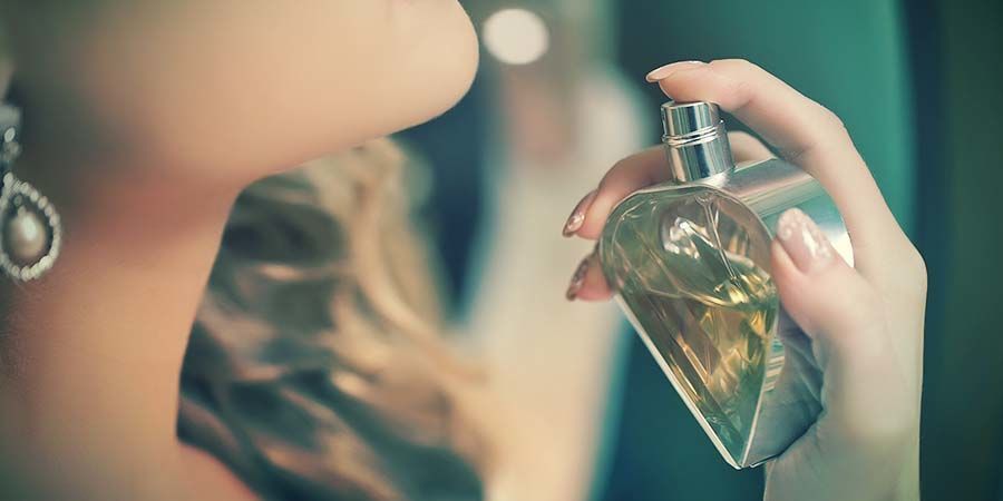 Parfumens magi The magic of perfumes