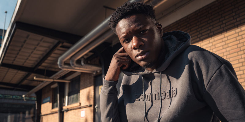 Zamnesia hoodie med præget logo
