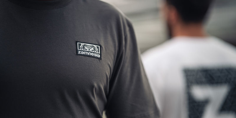 Zamnesia Icon Graphic T-shirt i sort