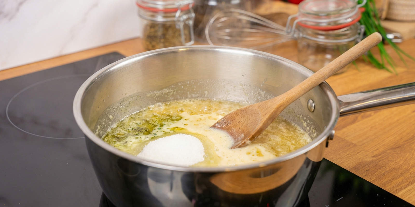 Smelt smør, sukker og mælk Smelt smør, sukker og mælk