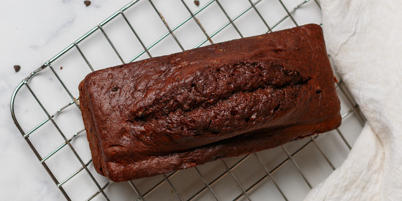 Når du tager formen ud af ovnen, skal space cake køle af i formen i cirka 10 minutter. Når du tager formen ud af ovnen, skal space cake køle af i formen i cirka 10 minutter.