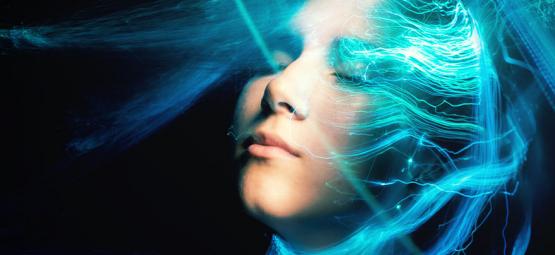 Hvordan adskiller hallucinogener, dissociativer og deliriumfremkaldende stoffer sig fra hinanden