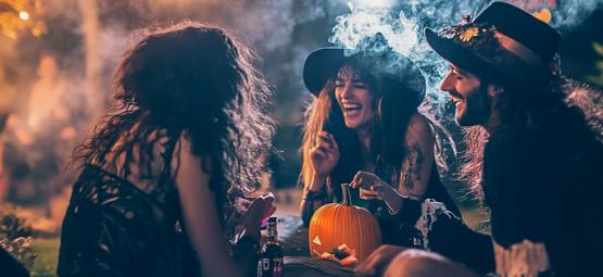 De bedste cannabissorter og aktiviteter til Halloween for stoners
