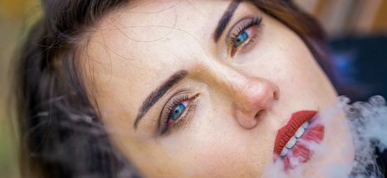 Hvorfor cannabis giver røde øjne (og hvad du kan gøre ved det)